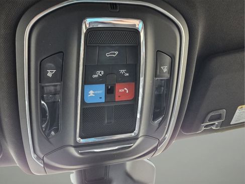 Used 2024 Jeep Grand Cherokee Altitude image 37