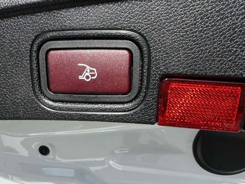 Used 2023 Mercedes-Benz C 300 Cabriolet image 14