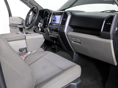 Used 2020 Ford F150 XLT image 33