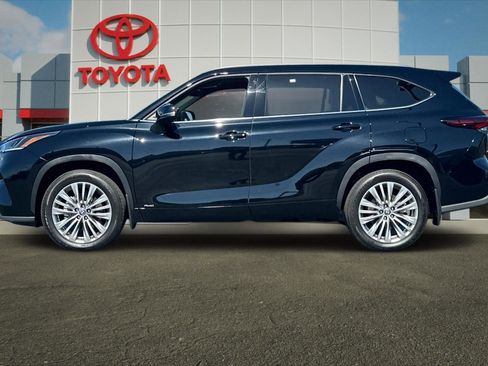 Used 2026 Toyota Highlander Platinum AWD/4WD image 6