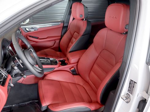New 2026 Porsche Macan GTS AWD/4WD image 5