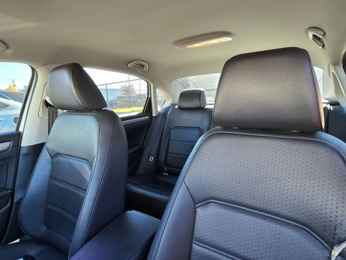 Used 2014 Volkswagen Passat 1.8T Wolfsburg Edition image 6