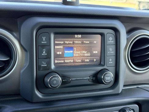 Used 2020 Jeep Wrangler Unlimited Sport S image 3