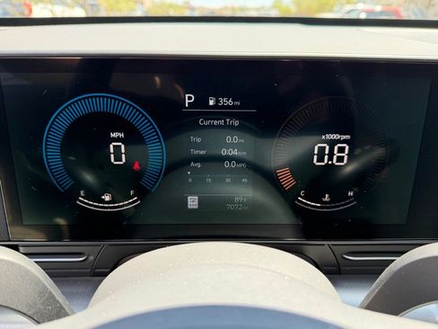 Used 2025 Hyundai Kona SEL FWD image 17