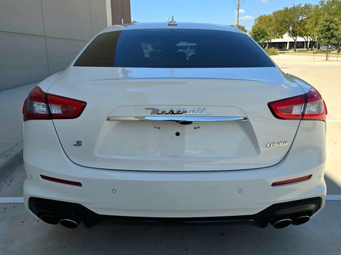 Used 2018 Maserati Ghibli S GranSport RWD image 10