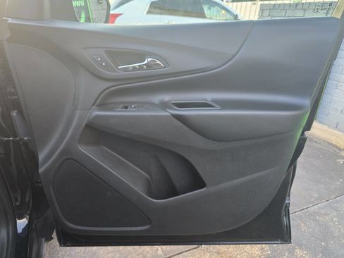 Used 2021 Chevrolet Equinox LT image 19