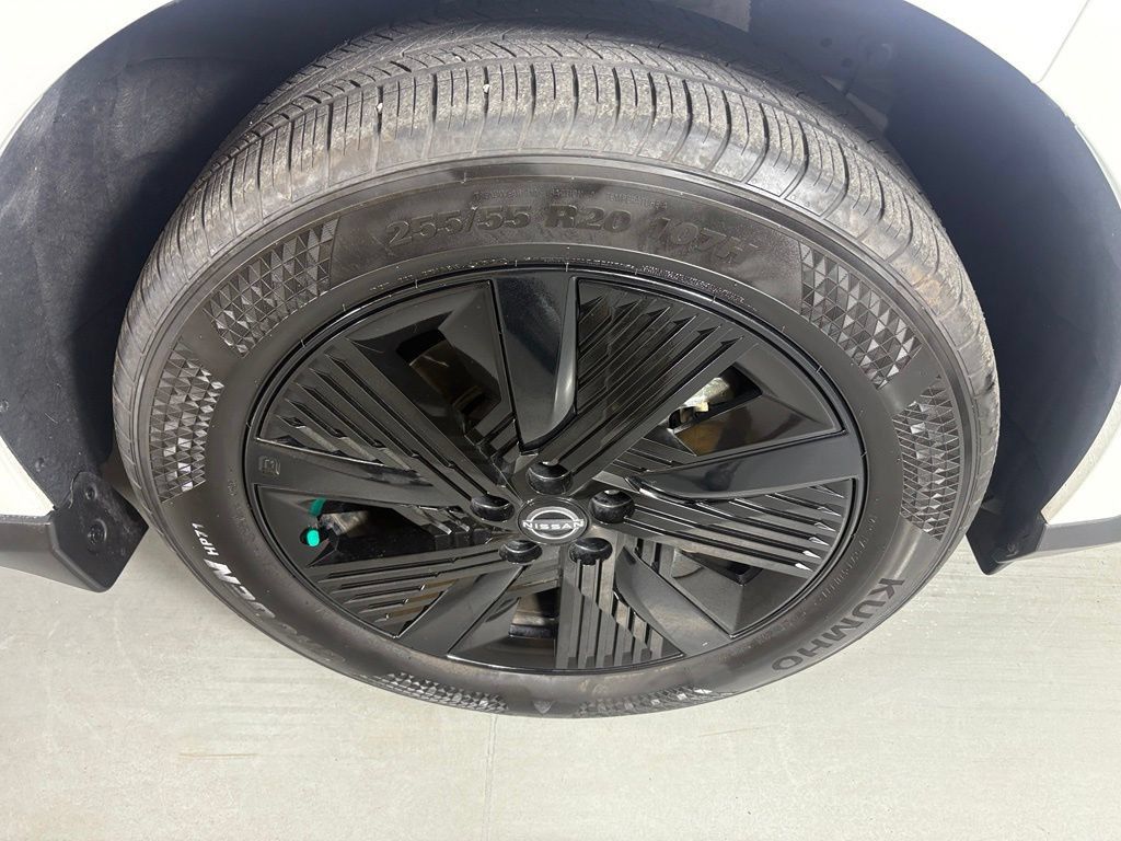 Certified 2025 Nissan Murano SV AWD/4WD image 11
