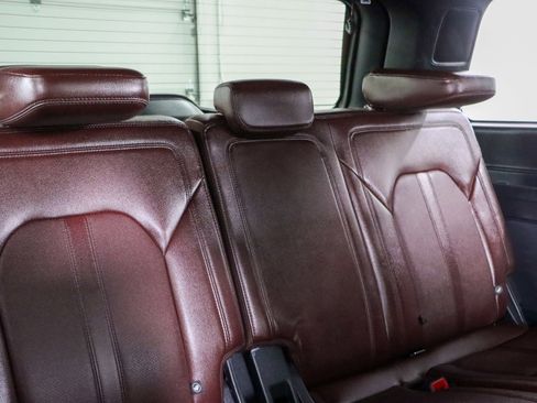 Used 2022 Ford Expedition Limited image 30