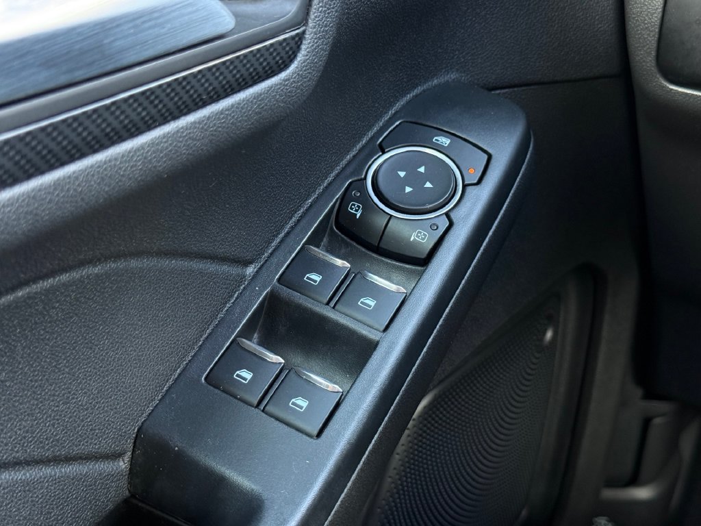 Used 2025 Ford Escape ST-Line FWD image 6