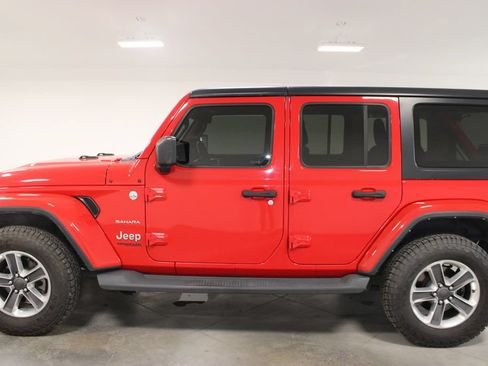 Used 2021 Jeep Wrangler Unlimited Sahara AWD/4WD image 6