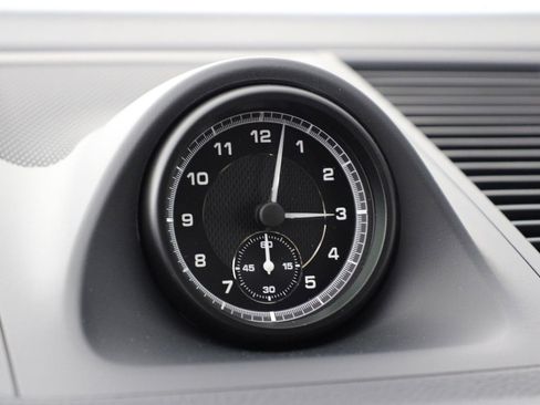 New 2026 Porsche Macan image 16