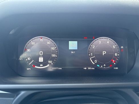 New 2024 Land Rover Defender 130 X-Dynamic SE image 16