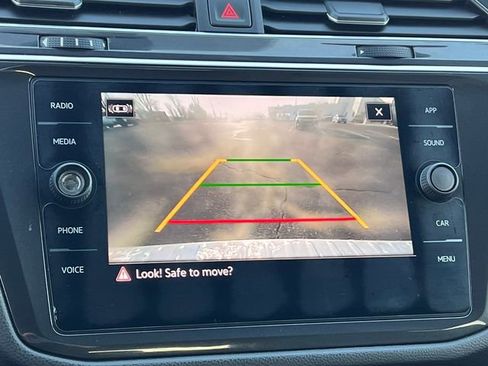 Used 2021 Volkswagen Tiguan SE R-Line image 25