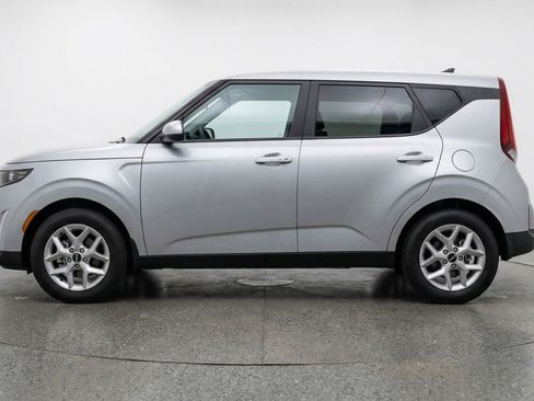 Used 2025 Kia Soul LX w/ LX Technology Package image 5