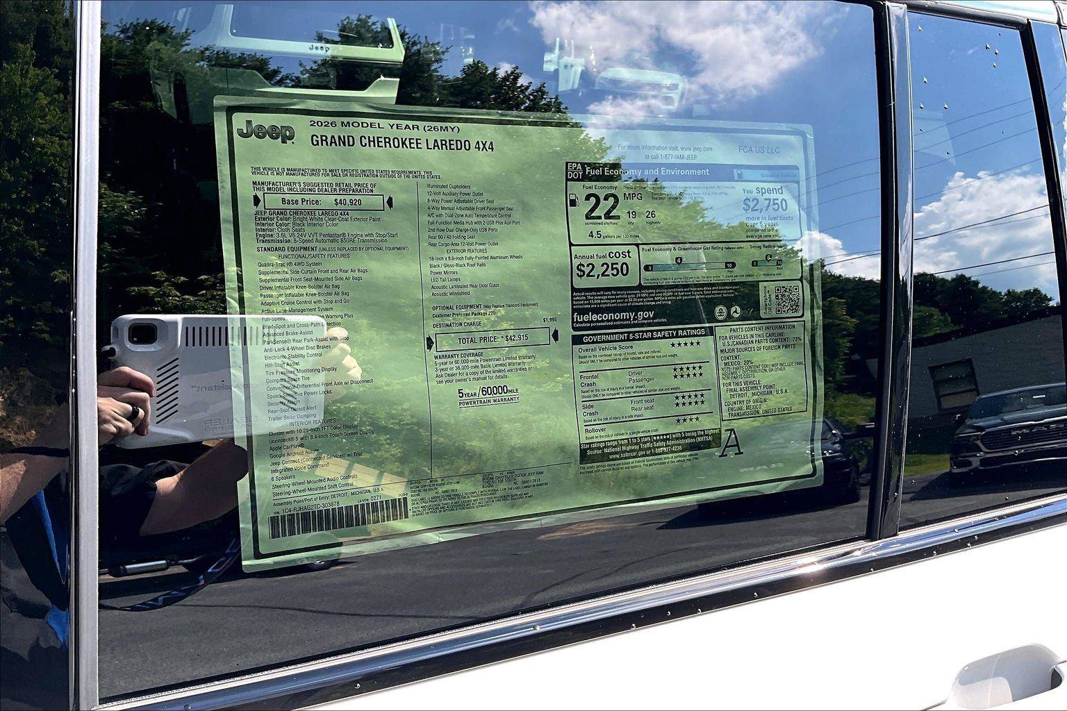 New 2026 Jeep Grand Cherokee Laredo AWD/4WD image 15