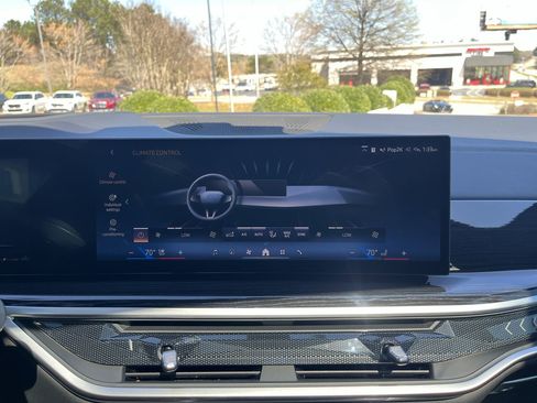 Used 2024 BMW X5 xDrive40i w/ M Sport Package image 27