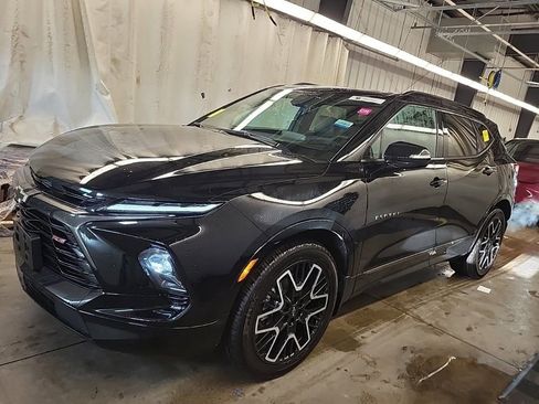 Used 2023 Chevrolet Blazer RS w/ Driver Confidence II Package image 2