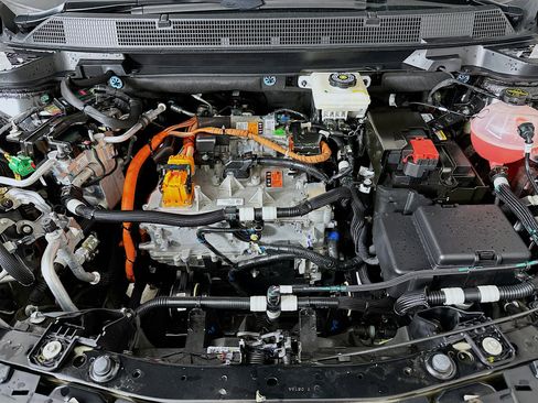 Used 2025 Chevrolet Equinox EV RS FWD image 34