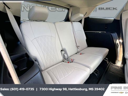 Used 2023 Buick Enclave Avenir w/ Avenir Technology Package AWD/4WD image 23