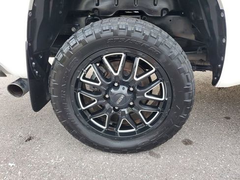 Used 2019 Toyota Tundra SR5 image 5