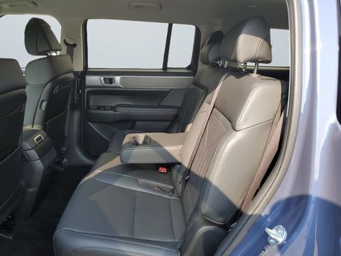 Used 2025 Hyundai Santa Fe SEL AWD/4WD image 13
