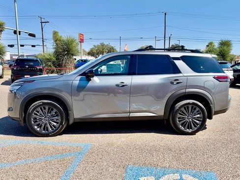 New 2026 Nissan Pathfinder SL w/ SL Premium Package AWD/4WD image 4