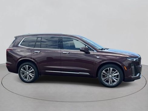 Used 2022 Cadillac XT6 Premium Luxury w/ LPO, Floor Liner Package AWD/4WD image 5