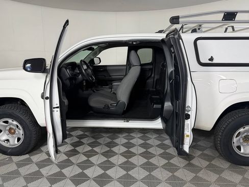 Used 2022 Toyota Tacoma SR RWD image 19