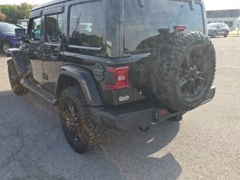 Used 2019 Jeep Wrangler Unlimited Sahara w/ Dual Top Group AWD/4WD image 5