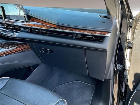 Used 2021 Cadillac Escalade Premium Luxury image 16