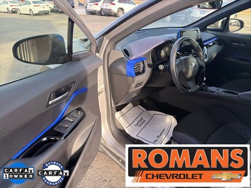 Used 2020 Toyota C-HR XLE image 9