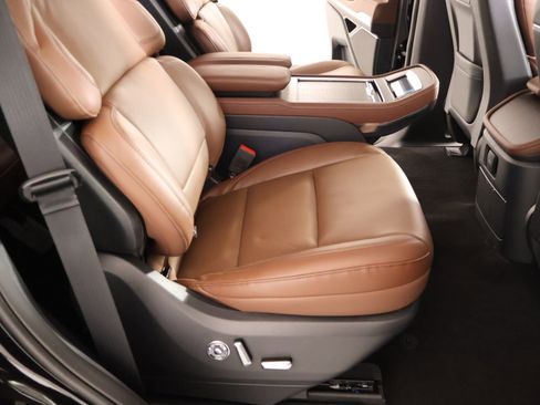New 2026 Lincoln Navigator Reserve AWD/4WD image 16