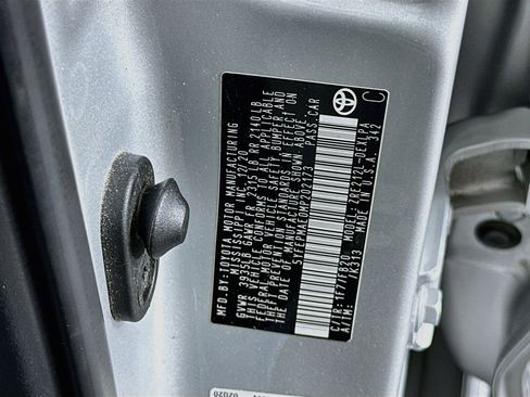 Used 2021 Toyota Corolla LE FWD image 12
