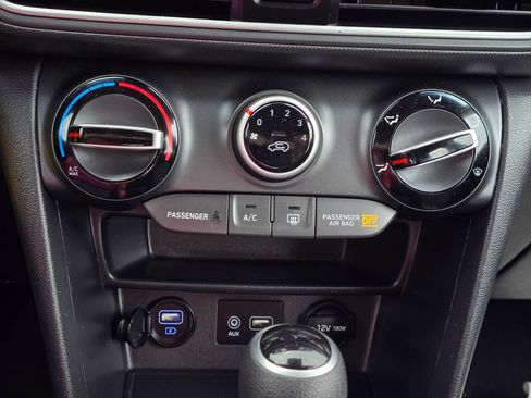 Used 2021 Hyundai Kona SE FWD image 18