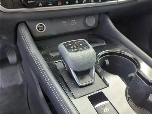 Used 2023 Nissan Rogue SL w/ SL Premium Package image 24