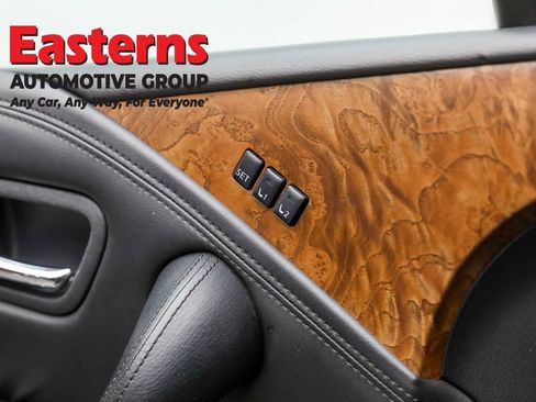 Used 2023 Nissan Armada SL w/ Captain's Chairs Package image 22