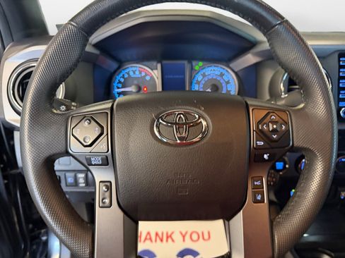 Used 2021 Toyota Tacoma TRD Off-Road w/ Technology Package image 13