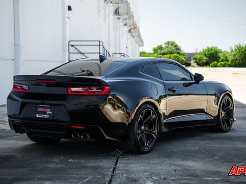 Used 2018 Chevrolet Camaro SS image 10