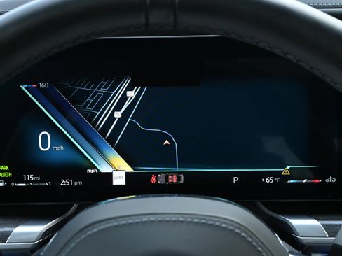 Certified 2024 BMW 760i xDrive w/ Executive Package image 32