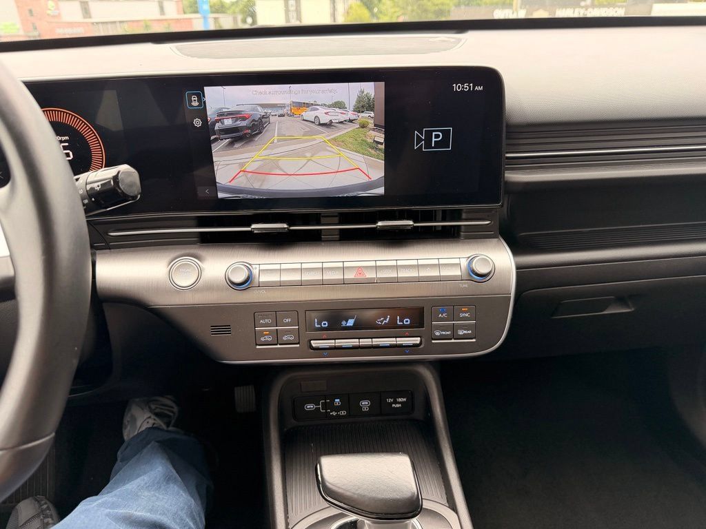 Used 2025 Hyundai Kona SEL AWD/4WD image 4