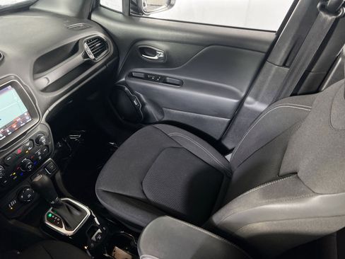 Used 2022 Jeep Renegade Altitude w/ Convenience Group image 22