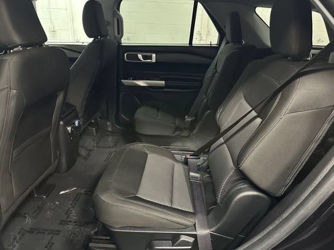 Used 2022 Ford Explorer XLT AWD/4WD image 22