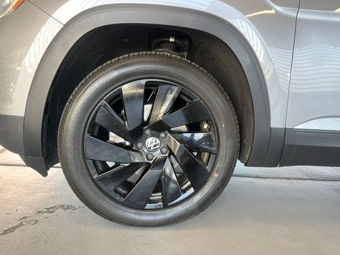 Certified 2024 Volkswagen Atlas SE AWD/4WD image 5