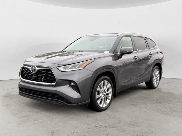 Used 2024 Toyota Highlander Limited AWD/4WD image 1