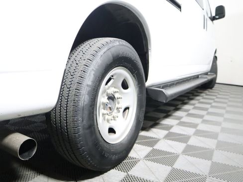 Used 2023 Chevrolet Express 3500 LT w/ LT Preferred Equipment Group image 11