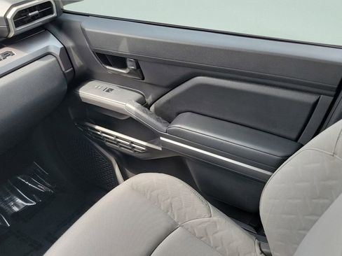 Certified 2025 Toyota Tacoma SR5 AWD/4WD image 13