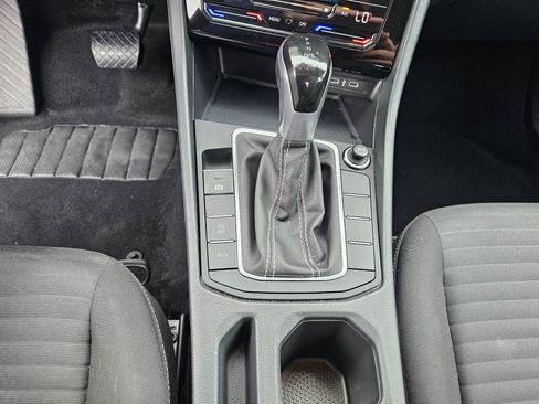 Used 2025 Volkswagen Jetta S image 21