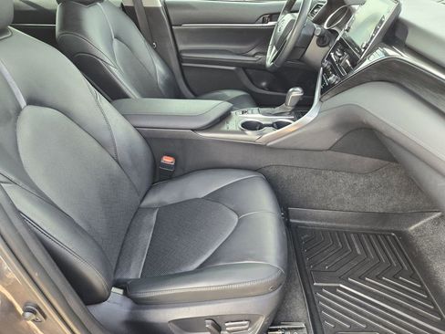 Used 2024 Toyota Camry XLE image 12