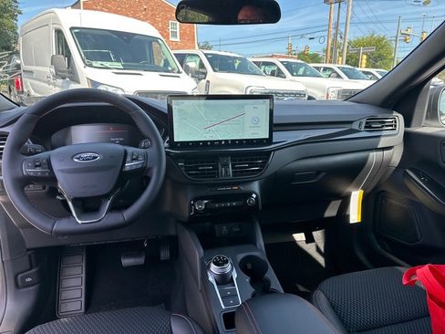 New 2025 Ford Escape ST-Line w/ Tech Pack #1 image 29