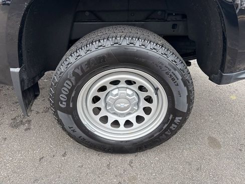 Used 2023 Chevrolet Colorado W/T image 27